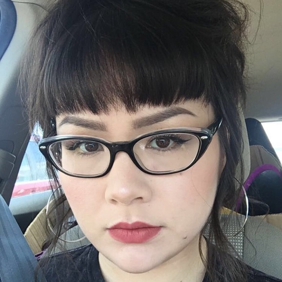 Meet your Posher, Carly - Picture 4 of 4